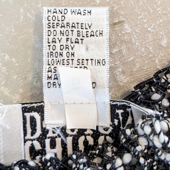 Chico's Design Black/Cream Open Weave V-Neck Pullover Sweater Women's Sz 1 (M) - Picture 5 of 5